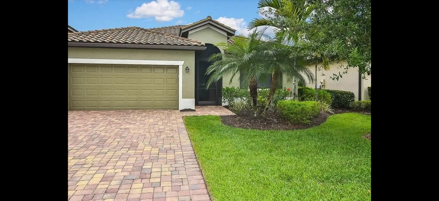 13555 San Georgio Dr in Estero, FL - Foto de edificio