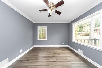4161 Tell Rd SW in Atlanta, GA - Building Photo - Building Photo