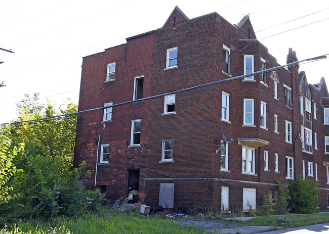 5252 S Clarendon St in Detroit, MI - Building Photo - Building Photo