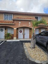2527 W 76th St in Hialeah, FL - Building Photo