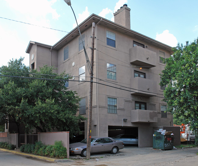 Valencia Apartments in Austin, TX - Building Photo - Building Photo