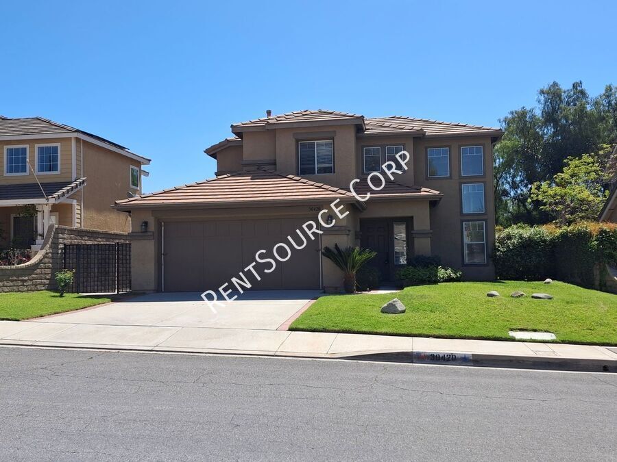 30420 Yosemite Dr in Castaic, CA - Building Photo