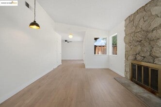 4148 Redwood Rd in Livermore, CA - Building Photo - Building Photo