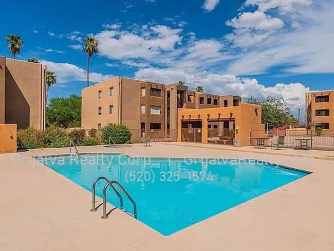 property at 1810 E Blacklidge Dr
