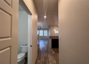 550 Kamaaha Ave in Kapolei, HI - Building Photo - Building Photo