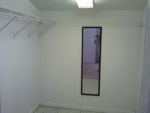 1818 5th St, Unit 1 in Sarasota, FL - Building Photo - Building Photo