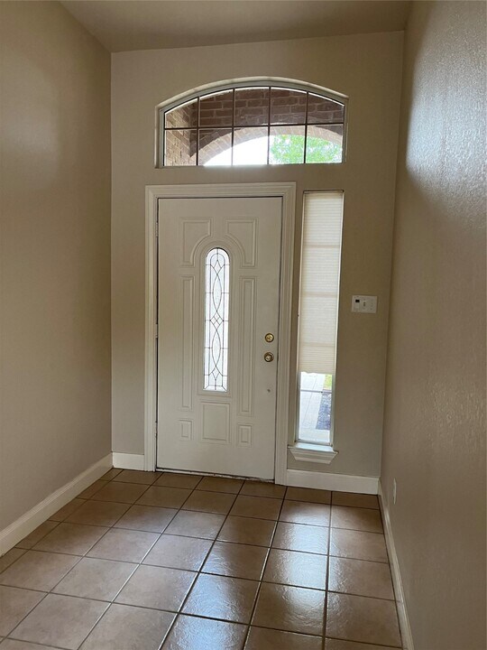1511 Ashley Ct in Tomball, TX - Building Photo