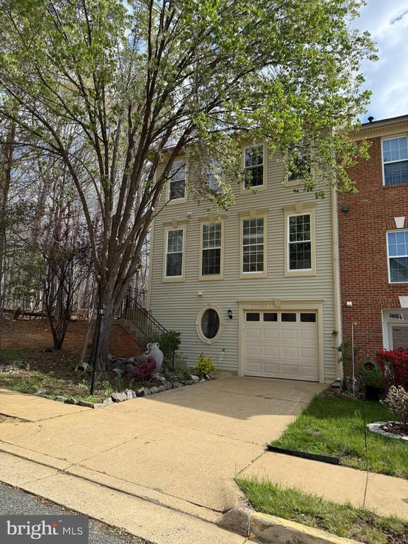 17301 Pacific Rim Terrace in Dumfries, VA - Foto de edificio - Building Photo