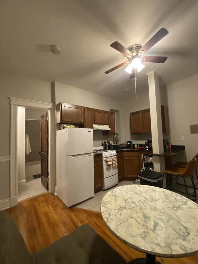 1193 Commonwealth Ave in Boston, MA - Building Photo - Building Photo