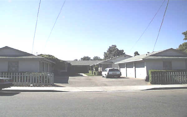 22824 15th St in Santa Clarita, CA - Foto de edificio