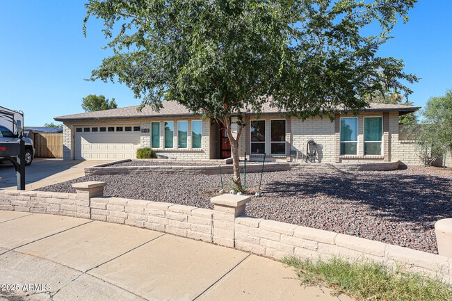 11621 N 39th Dr in Phoenix, AZ - Building Photo - Building Photo