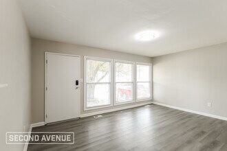 9655 Manhattan Dr in Cincinnati, OH - Building Photo - Building Photo