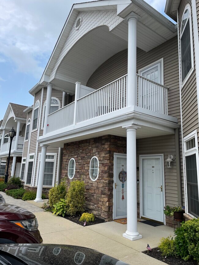 16 Jacqueline Way Rentals in North Babylon, NY