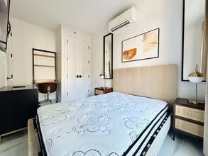 Furnished room/NOT APARTMENT in Brooklyn, NY - Foto de edificio - Building Photo