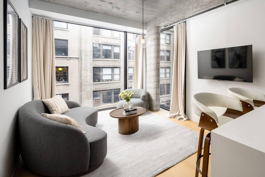 132 W 26th St in New York, NY - Building Photo