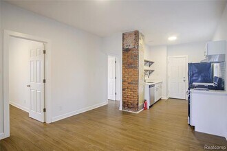 6123 Commonwealth St in Detroit, MI - Building Photo - Building Photo