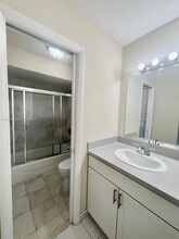 922 NW 106th Avenue Cir, Unit 922 in Miami, FL - Building Photo - Building Photo