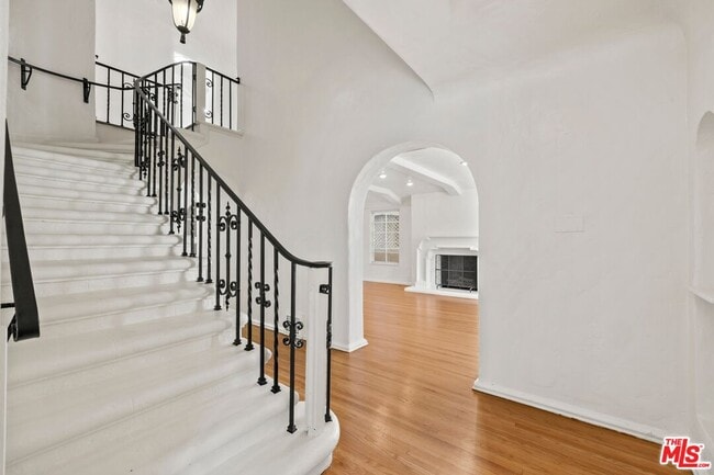 141 S Vista St in Los Angeles, CA - Building Photo - Building Photo