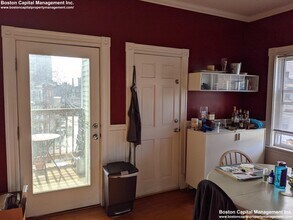 16 Suffolk St, Unit 3 in Cambridge, MA - Foto de edificio - Building Photo