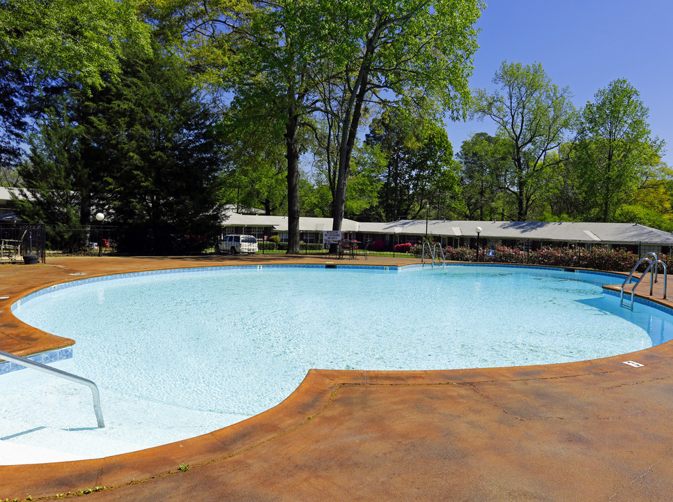 Chastaine Park Apartments in Homewood, AL - Building Photo