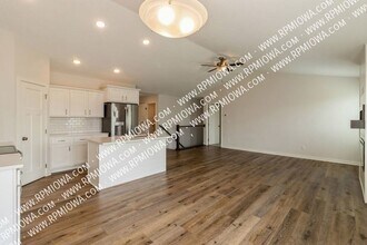 965 Cedar St in Waukee, IA - Building Photo - Building Photo