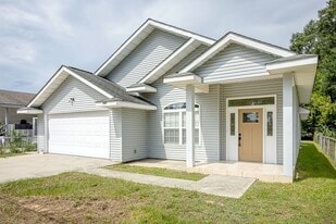 345 Bowen St in Biloxi, MS - Building Photo