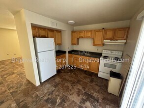 3801-3807 S Queen Palm Dr in Tucson, AZ - Building Photo - Building Photo