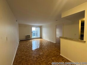 185 Freeman St, Unit 938 in Brookline, MA - Foto de edificio - Building Photo