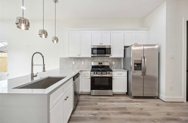 7980 Angus St in Houston, TX - Building Photo - Building Photo
