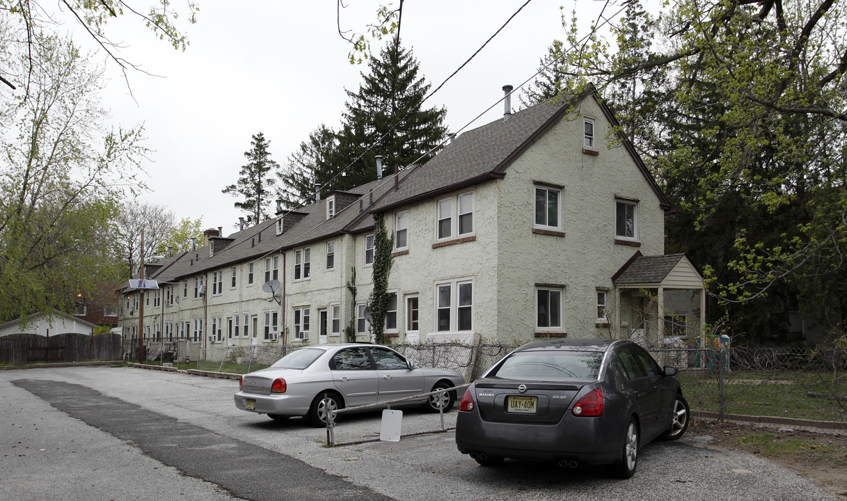 607 W Maple Ave in Merchantville, NJ - Building Photo