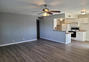 17019 E Calle Del Oro in Fountain Hills, AZ - Foto de edificio - Building Photo