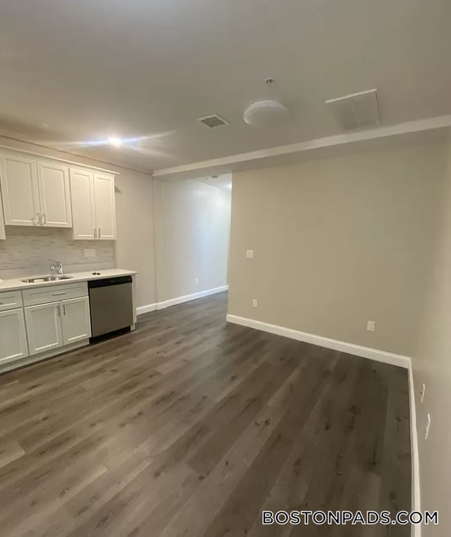 191 N Common St, Unit 202
