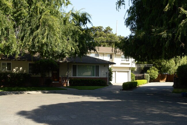 31 Kent Pl in Menlo Park, CA - Foto de edificio - Building Photo