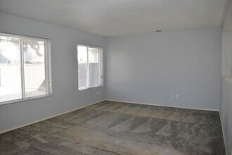 4213 Kirsten Dr in Stockton, CA - Building Photo - Building Photo