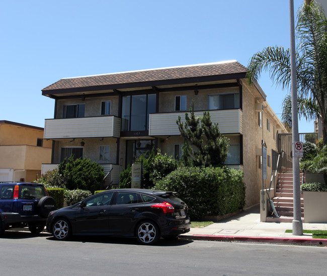 1325 Brockton Ave in Los Angeles, CA - Building Photo - Building Photo