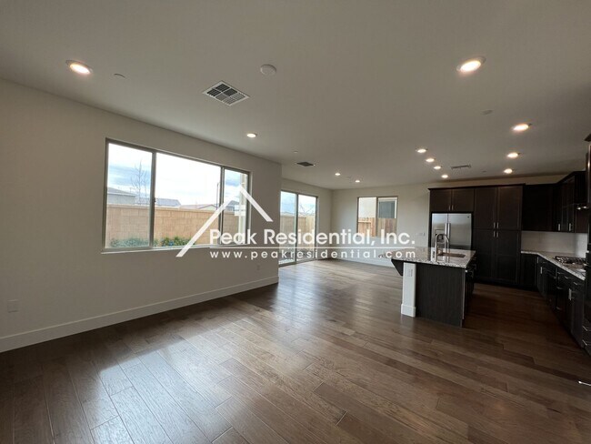 8906 Upbeat Wy in Elk Grove, CA - Building Photo - Building Photo