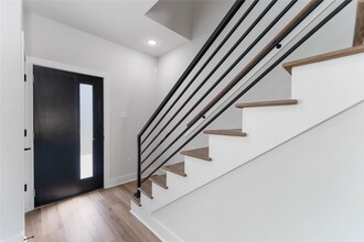 6909 S Hall St in Houston, TX - Building Photo - Building Photo