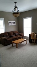 46 Front St, Unit 2 in Norwich, NY - Foto de edificio - Building Photo