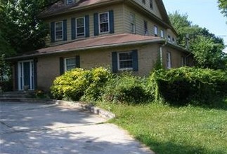 867 Cooper St in Deptford, NJ - Foto de edificio - Building Photo