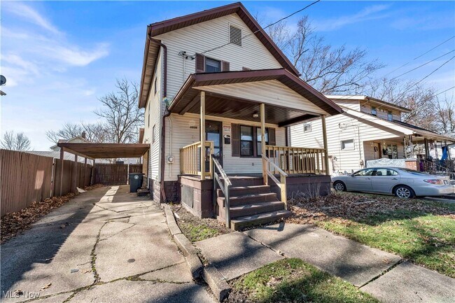 1036 Burkhardt Ave in Akron, OH - Building Photo - Building Photo