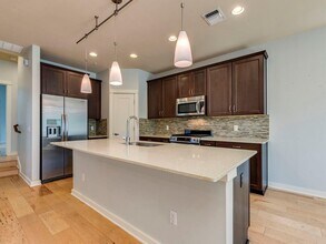 4006 Valley View Rd in Austin, TX - Building Photo - Building Photo