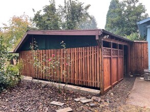 35349 S Farm Rd in Woodburn, OR - Building Photo - Building Photo