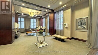 35 Balmuto St in Toronto, ON - Building Photo - Building Photo