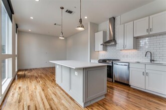 2128 Ashby St-Unit -705 in Dallas, TX - Building Photo - Building Photo