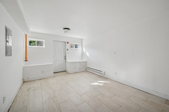 1115 E Chelten Ave in Philadelphia, PA - Building Photo - Building Photo