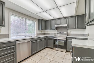 807 SE 141st Ave in Vancouver, WA - Building Photo