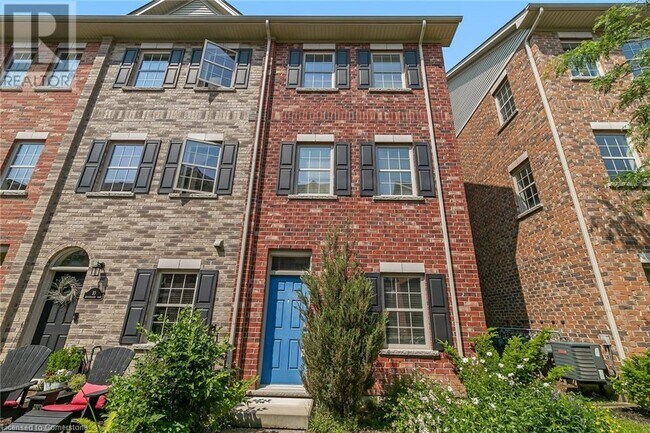 property at 12 Oxfordshire Ln
