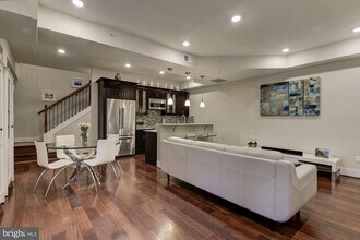 4004 Edmunds St NW-Unit -3 in Washington, DC - Building Photo - Building Photo