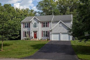 3 Lilac Ln in Grafton, MA - Building Photo