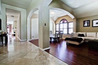 6352 Rolling Hill Rd in The Colony, TX - Building Photo - Building Photo